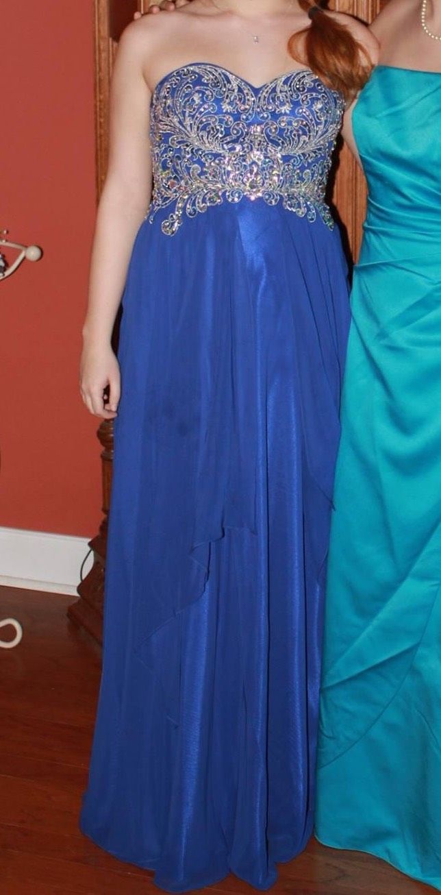 Size 8 Prom Strapless Royal Blue A-line Dress on Queenly