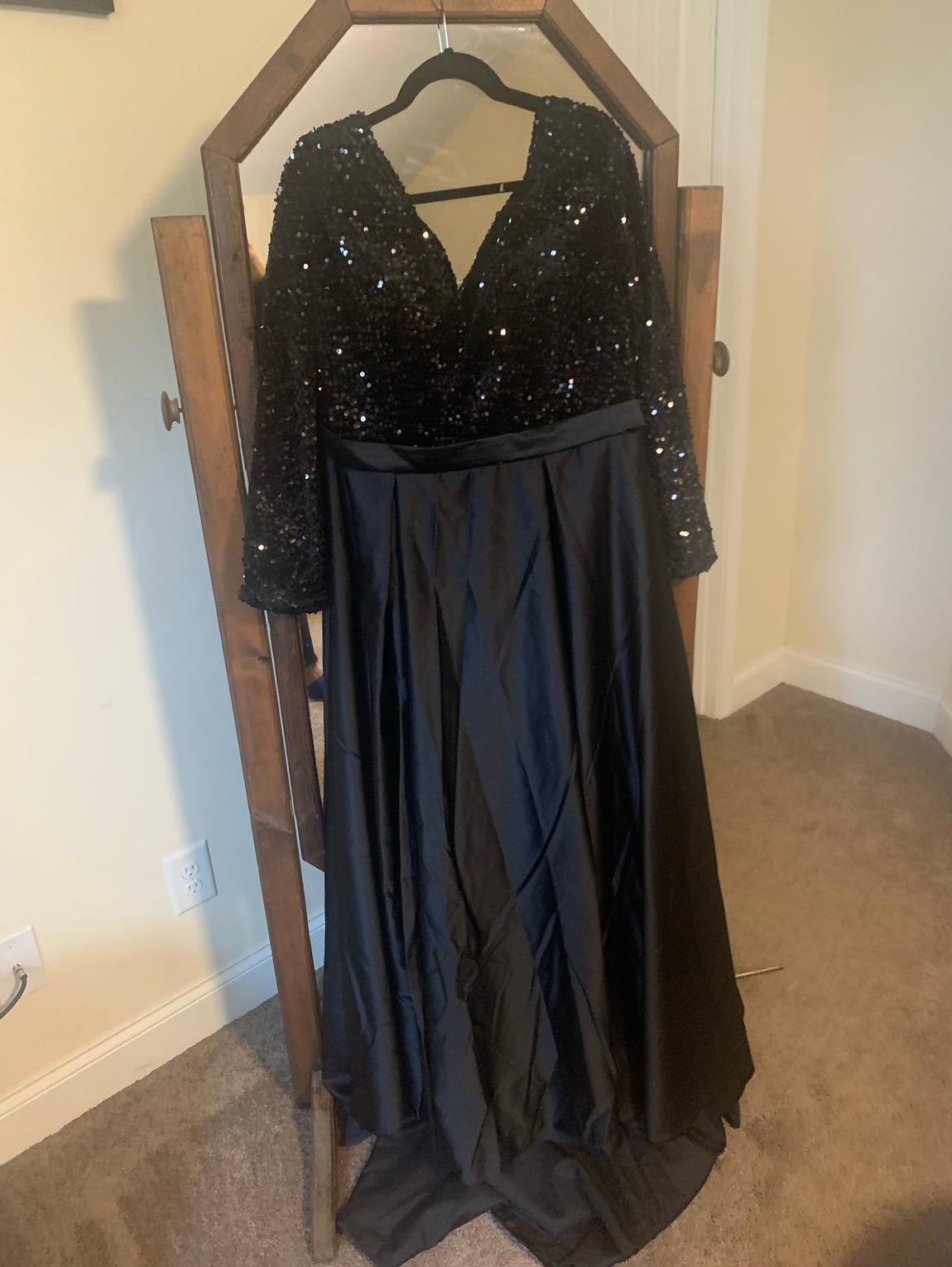 Plus Size 18 Prom Black Ball Gown on Queenly