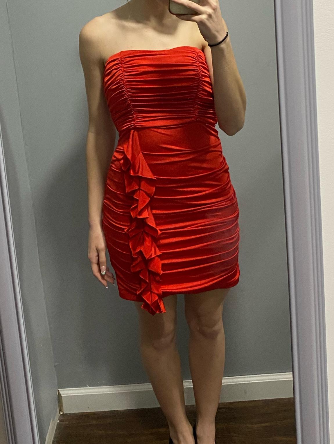Size 2 Strapless Red Cocktail Dress on Queenly
