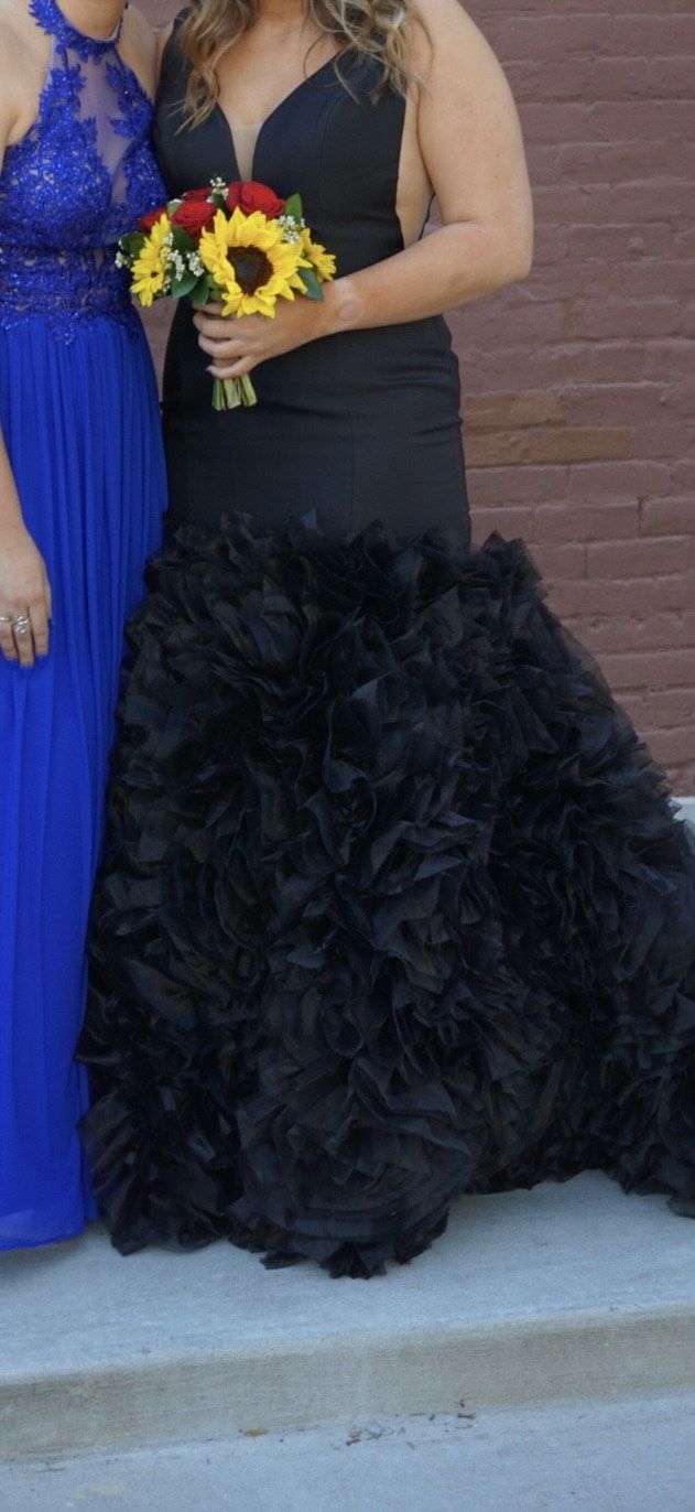 Sherri Hill Size 12 Prom Plunge Satin Black Mermaid Dress on Queenly