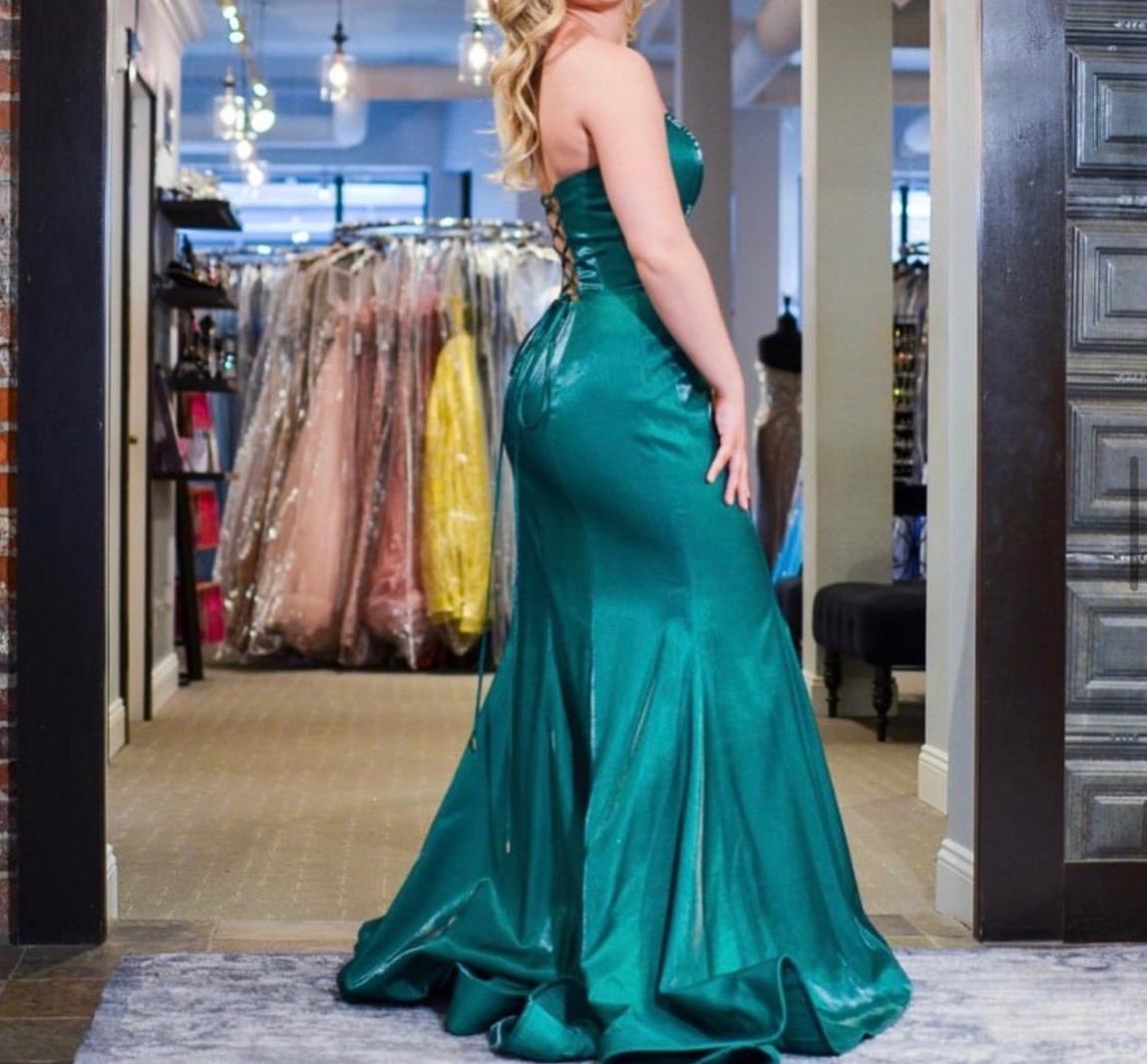 Sherri Hill Size 6 Prom Satin Emerald Green Mermaid Dress on Queenly