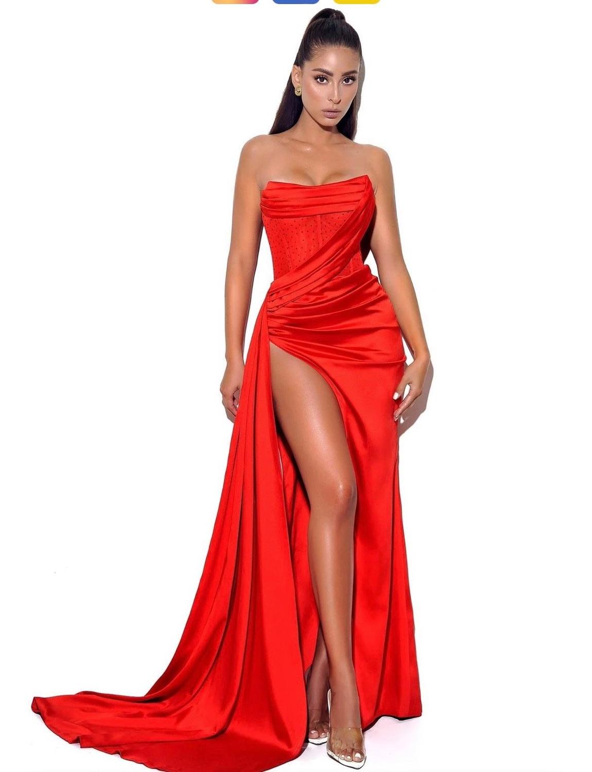 Size 2 Prom Strapless Sequined Red Mermaid Dress on Queenly