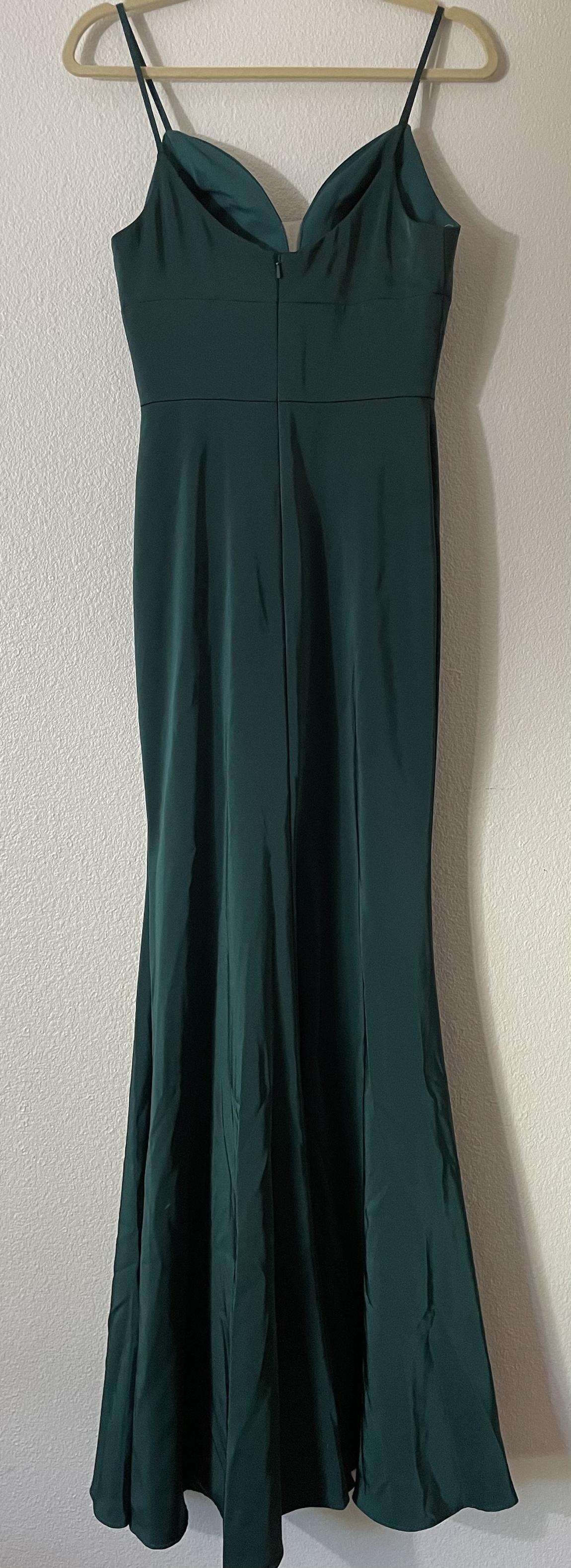 Size 4 Prom Emerald Green Cocktail Dress on Queenly
