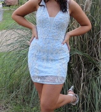 Size 2 Homecoming Lace Light Blue Cocktail Dress on Queenly