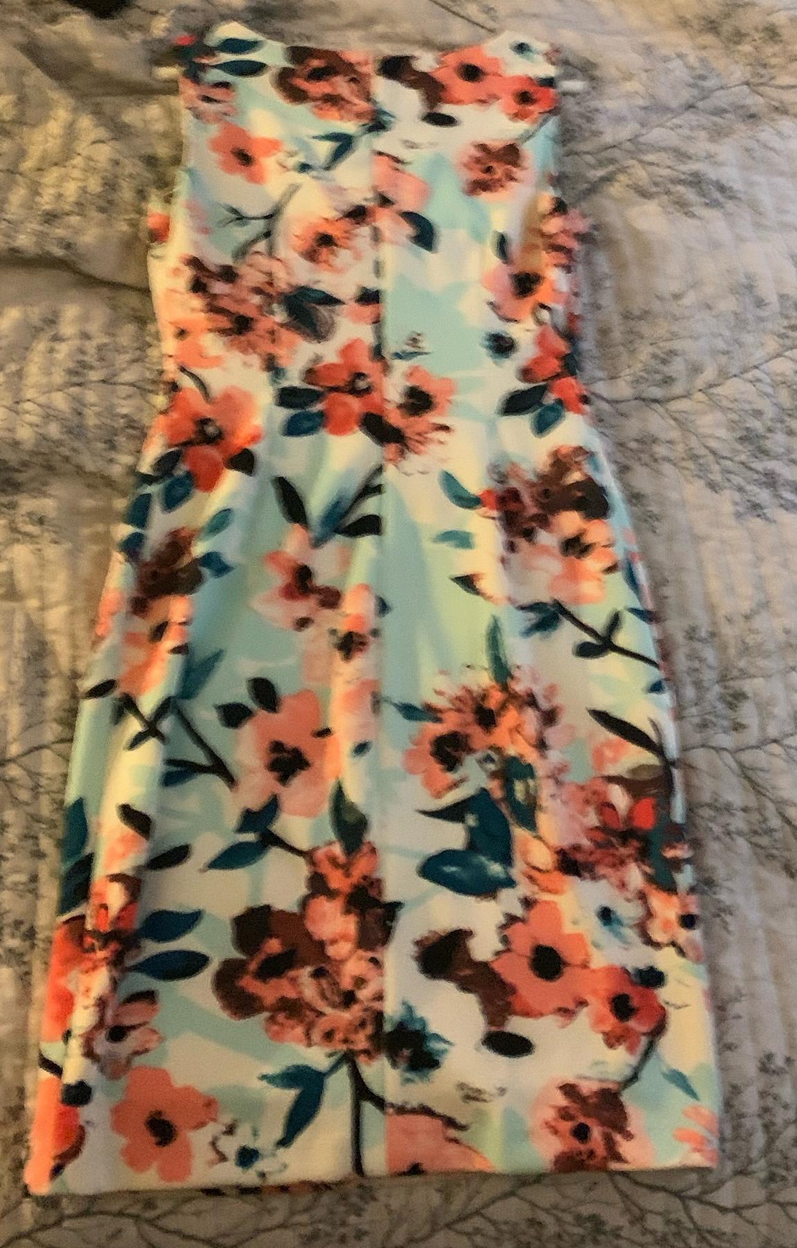 Size 6 Multicolor Cocktail Dress on Queenly