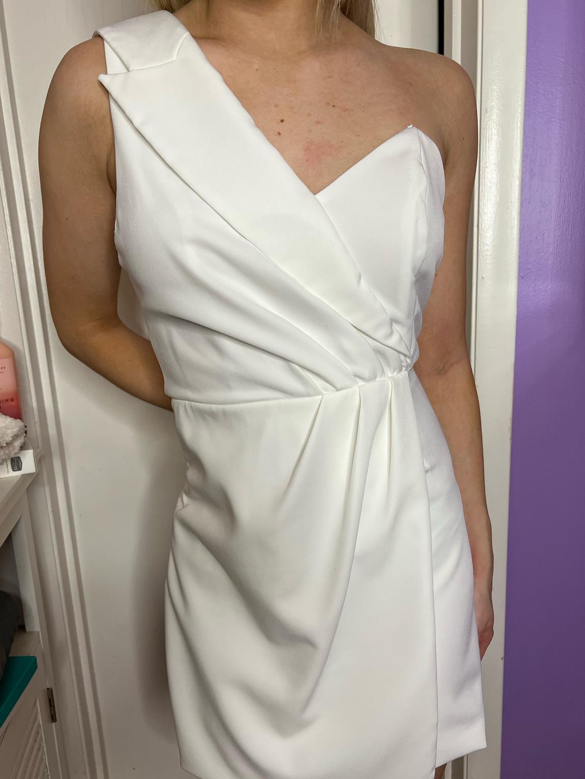 DO+BE White Interview Dress sz Small Size 2 Pageant Interview One Shoulder White Cocktail Dress on Queenly