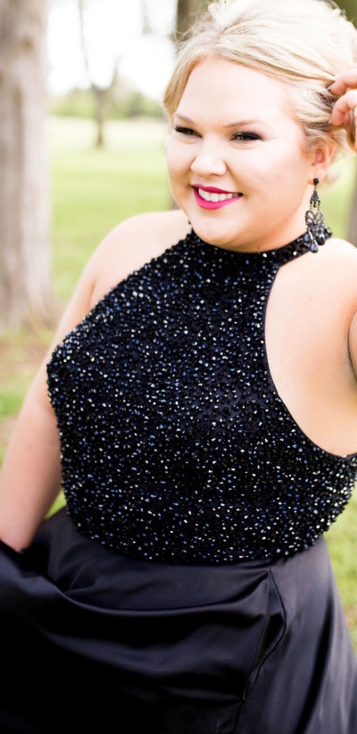 Plus Size 16 Prom Black Ball Gown on Queenly