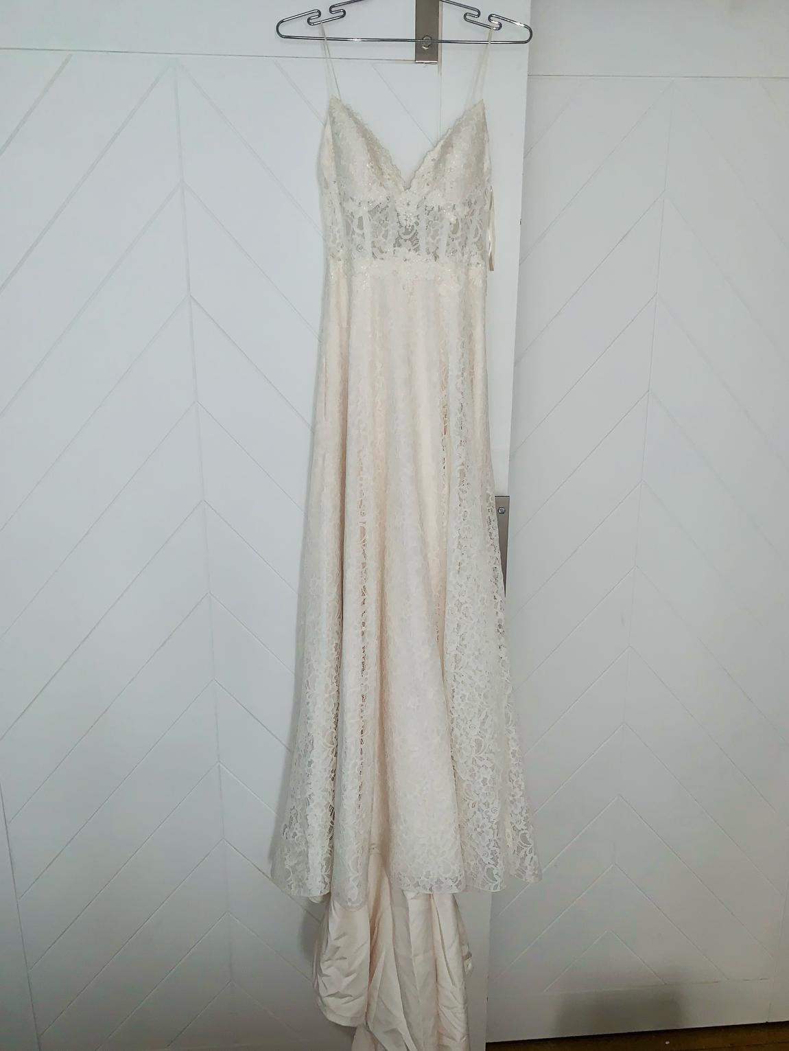 Mikaella Size 10 Lace White A-line Dress on Queenly
