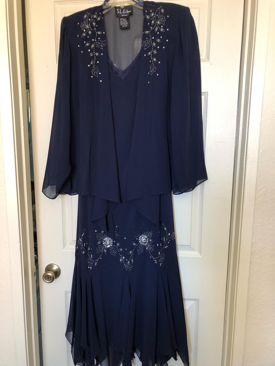 Size 14 Wedding Guest Royal Blue Cocktail Dress on Queenly