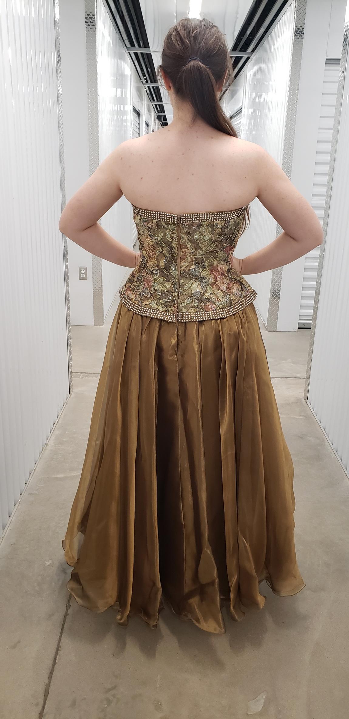 Size 8 Prom Floral Gold Ball Gown on Queenly