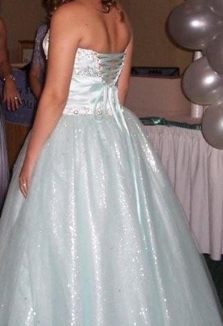 Fifteen Size 6 Prom Turquoise Blue Ball Gown on Queenly