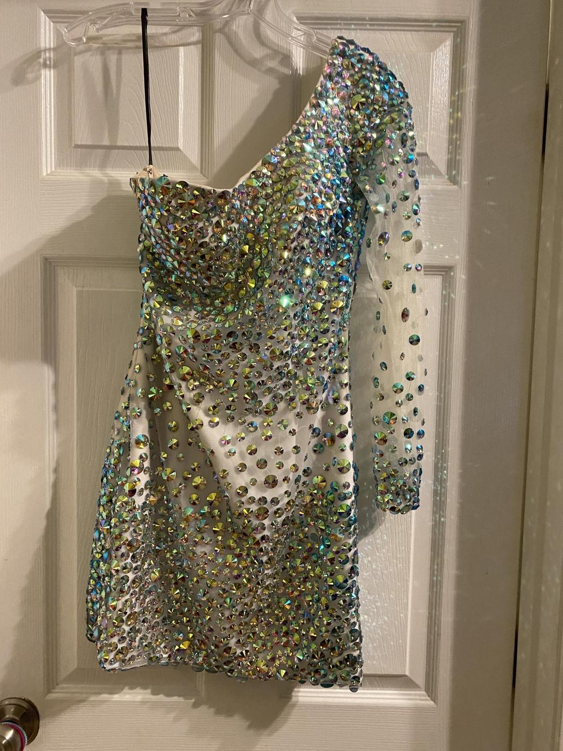 Size 4 Homecoming Long Sleeve Sequined White Cocktail Dress on Queenly