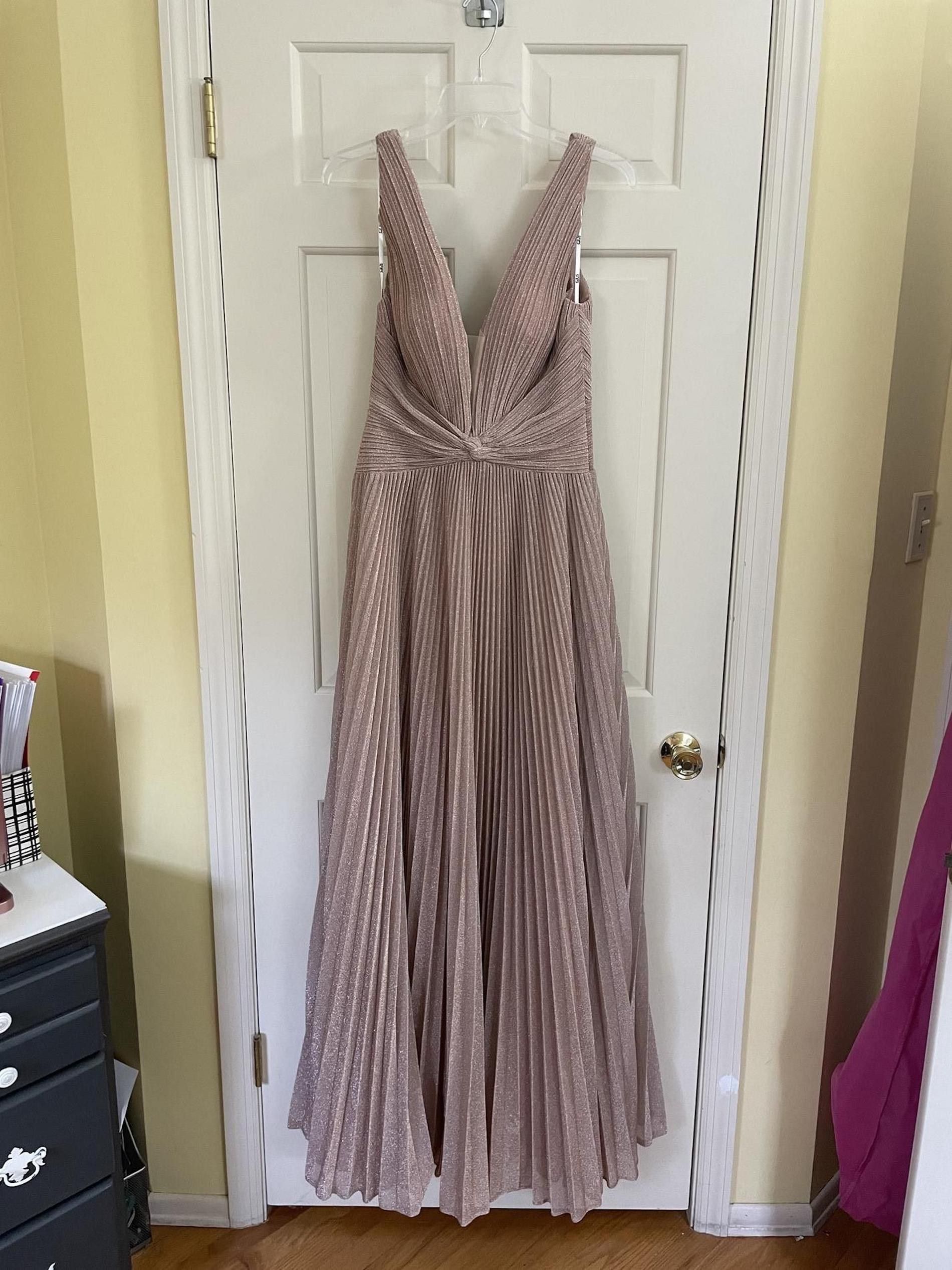 Size 6 Bridesmaid Light Pink A-line Dress on Queenly
