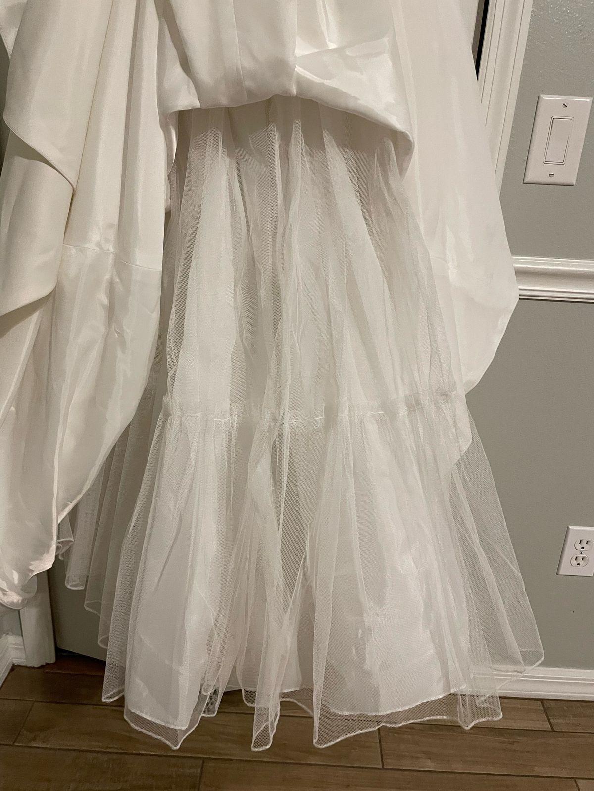 Demetrios Wedding Size 10 Cap Sleeve Lace White Dress With Train on Queenly