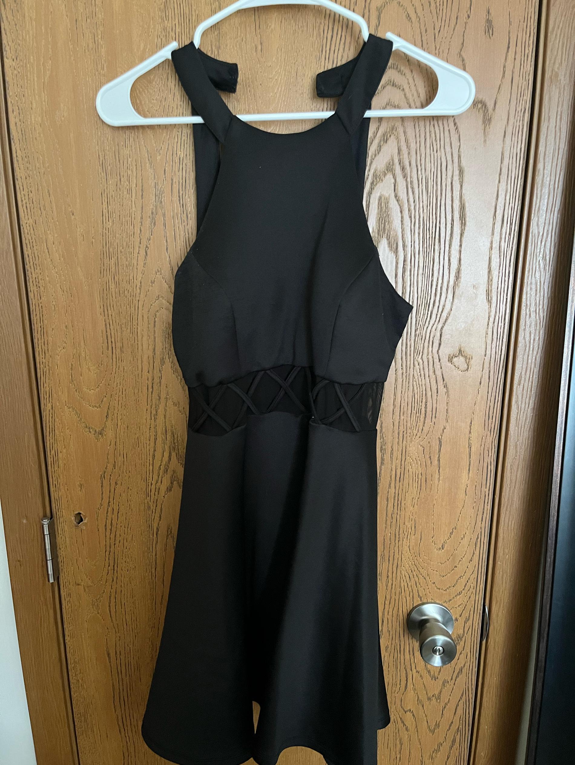 Size 6 Sheer Black Cocktail Dress on Queenly