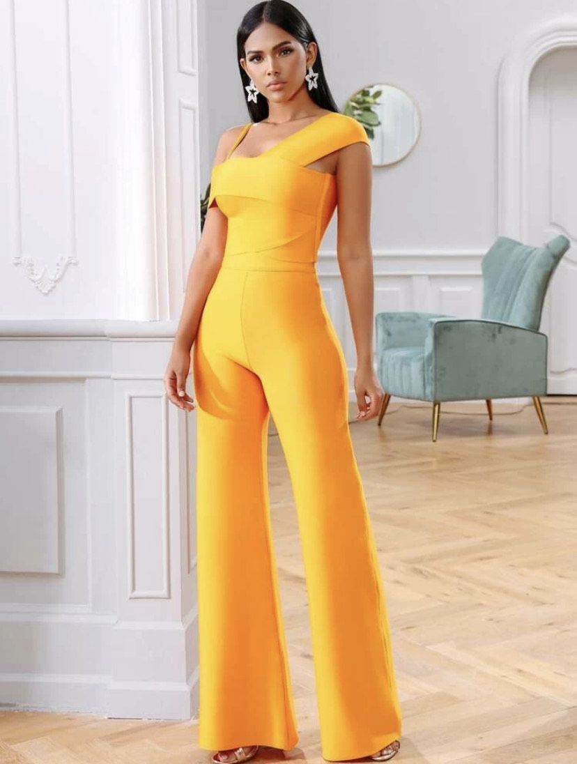 Size 2 Yellow Formal Jumpsuit on Queenly