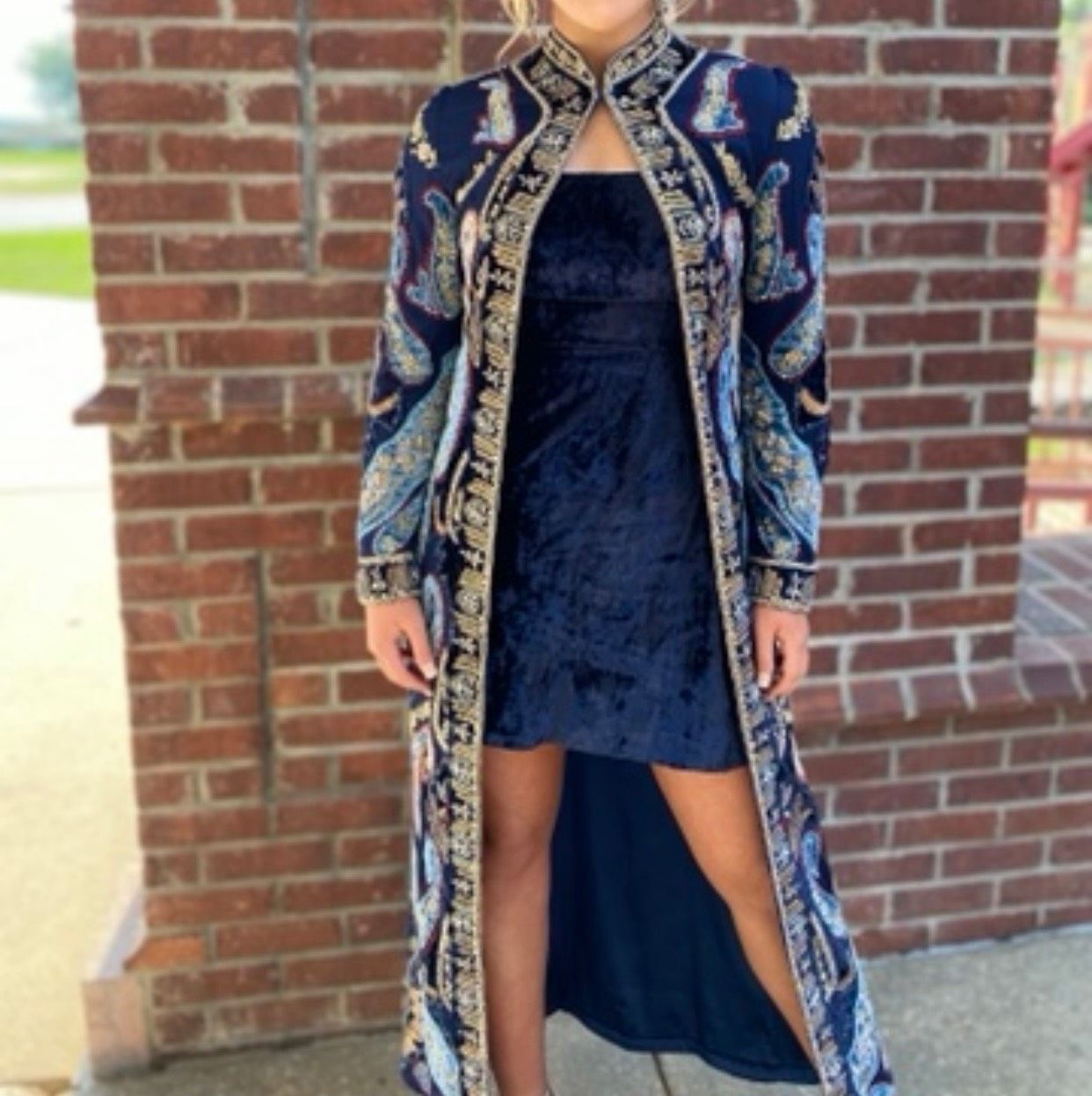 Sherri Hill Size 2 Strapless Velvet Blue Cocktail Dress on Queenly
