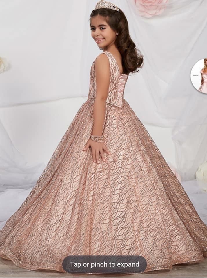 Size 6 Pageant Sequined Light Pink Ball Gown on Queenly