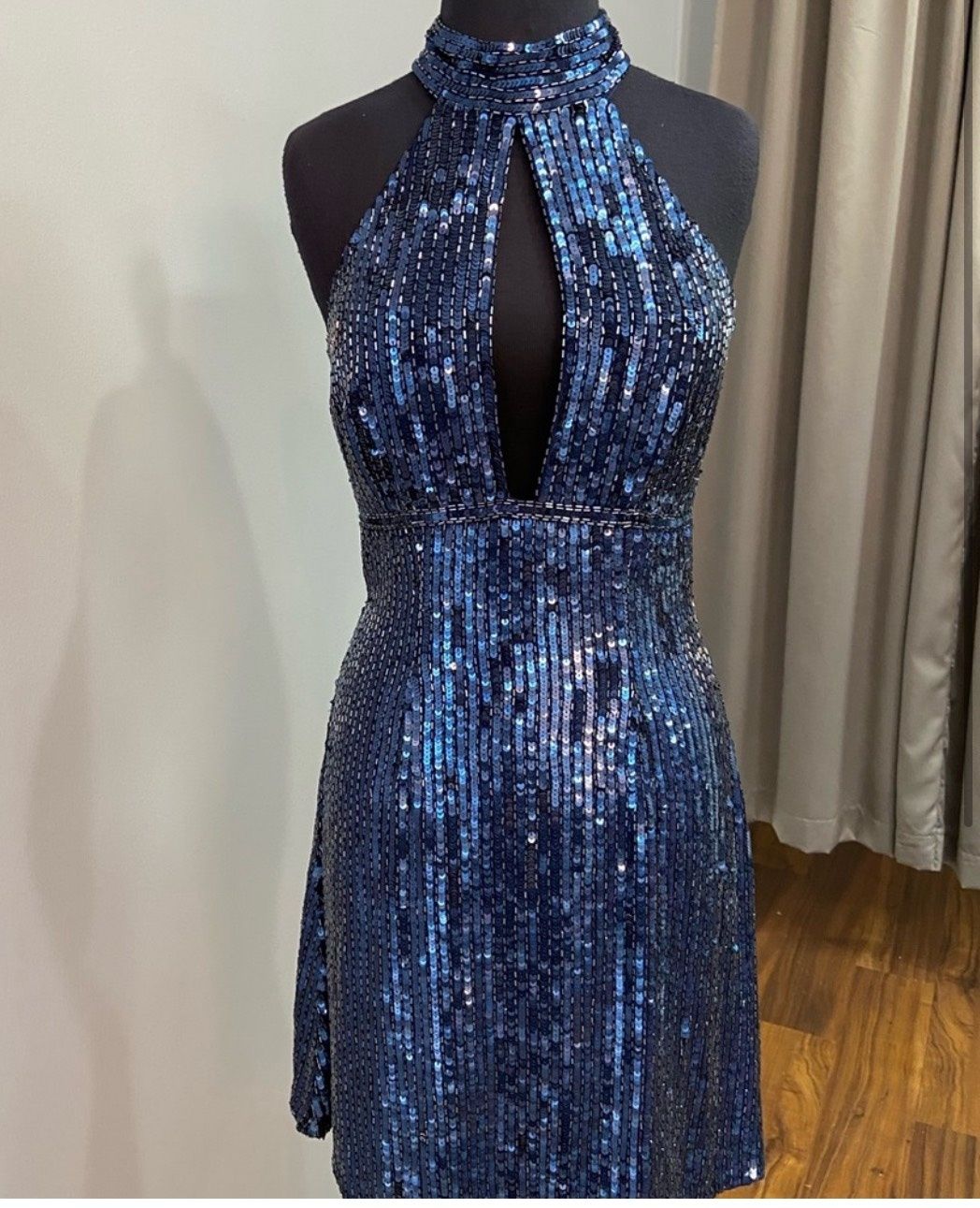 Sherri Hill Size 4 High Neck Sequined Royal Blue Cocktail Dress on Queenly