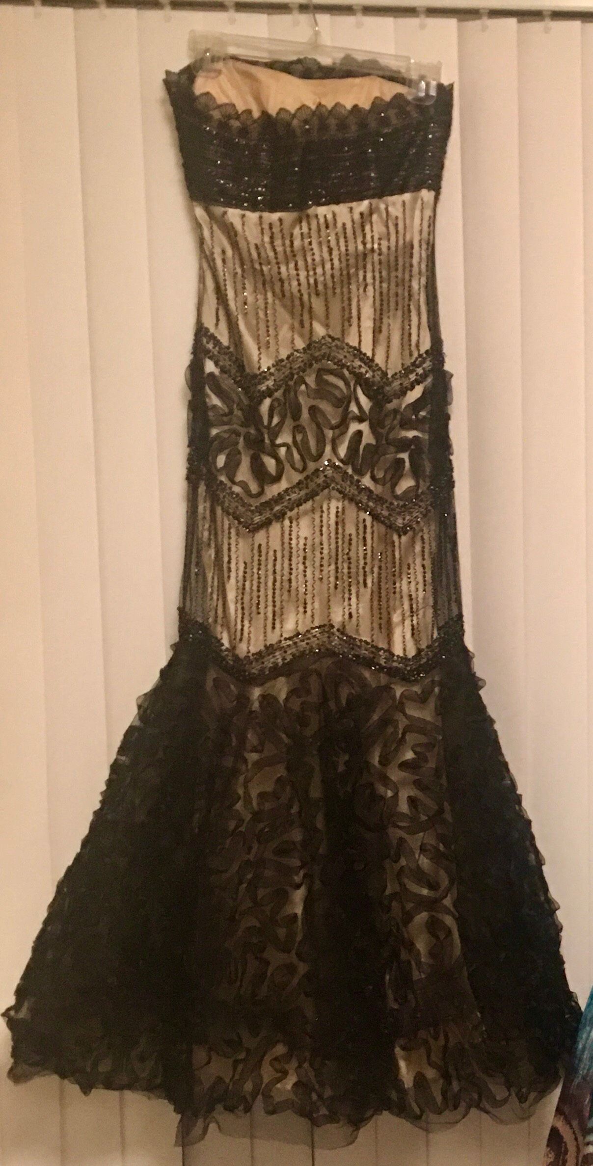 Size 2 Strapless Lace Black Mermaid Dress on Queenly