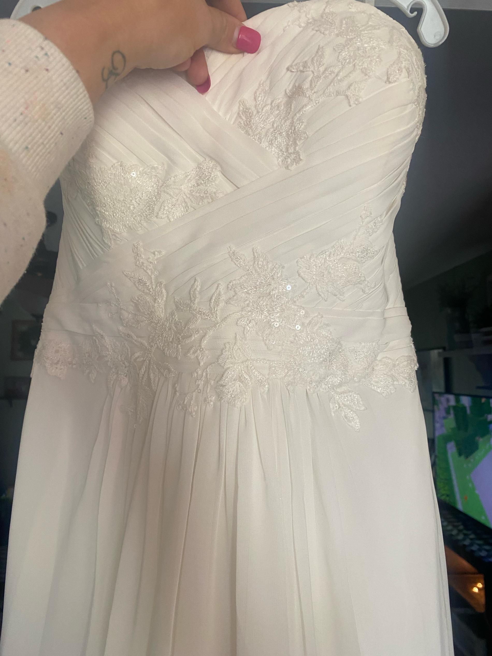 David's Bridal Size 12 White A-line Dress on Queenly