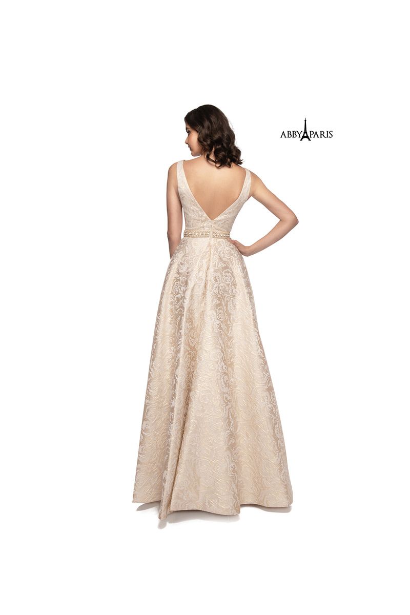 Style 981079 Lucci Lu Size 4 Prom Gold A-line Dress on Queenly