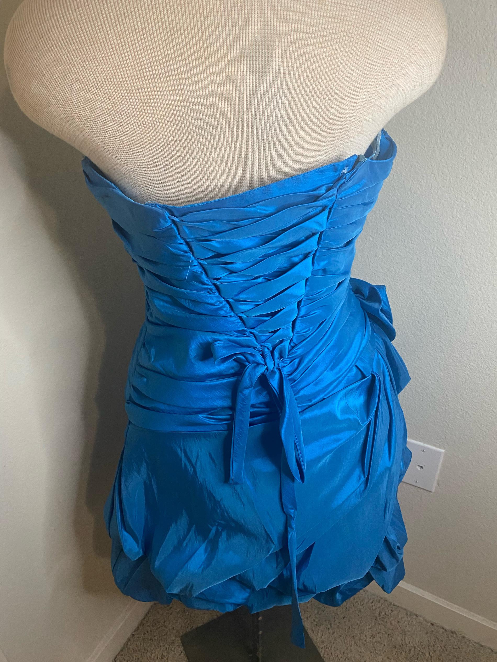 Size 4 Strapless Blue Cocktail Dress on Queenly