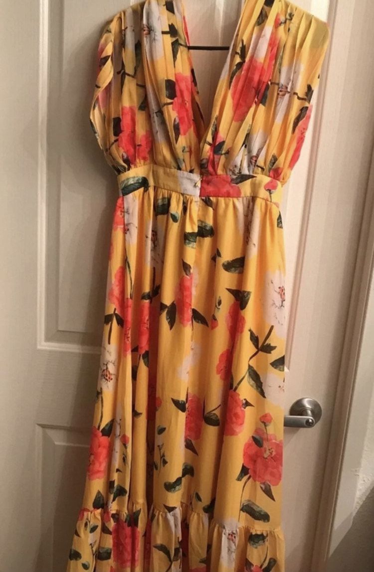 Size 6 Floral Yellow Floor Length Maxi on Queenly