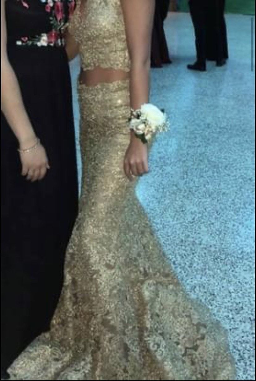 Sherri Hill Size 0 Gold Dress With Train on Queenly