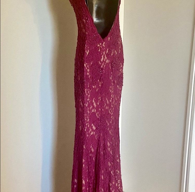 Size 6 Lace Purple Mermaid Dress on Queenly