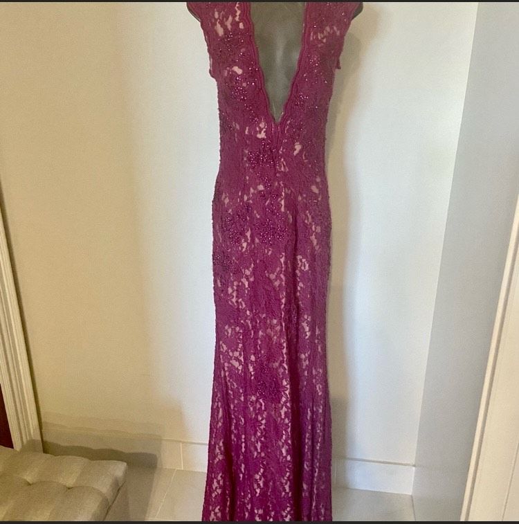 Size 6 Lace Purple Mermaid Dress on Queenly