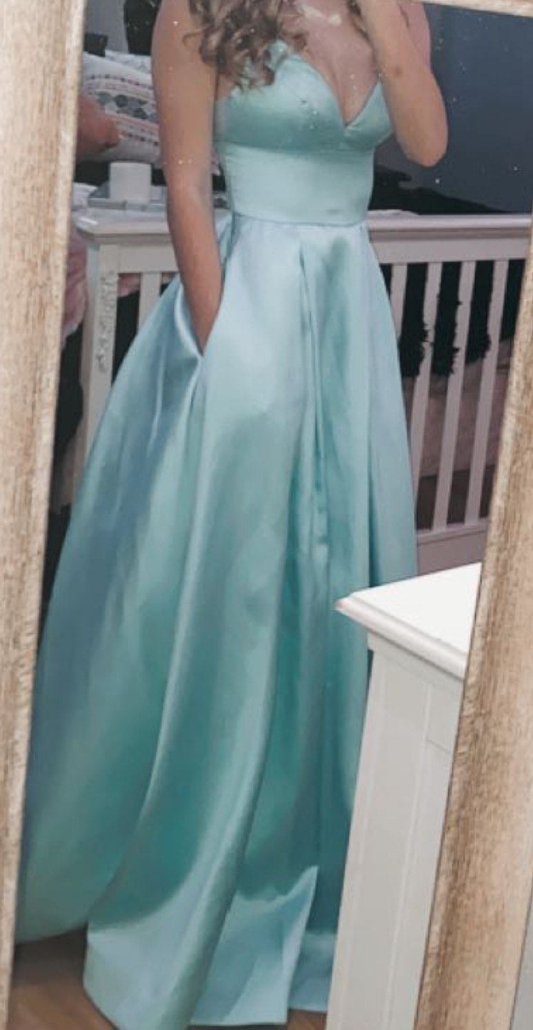 B darlin prom dress Size 0 Prom Turquoise Blue Ball Gown on Queenly