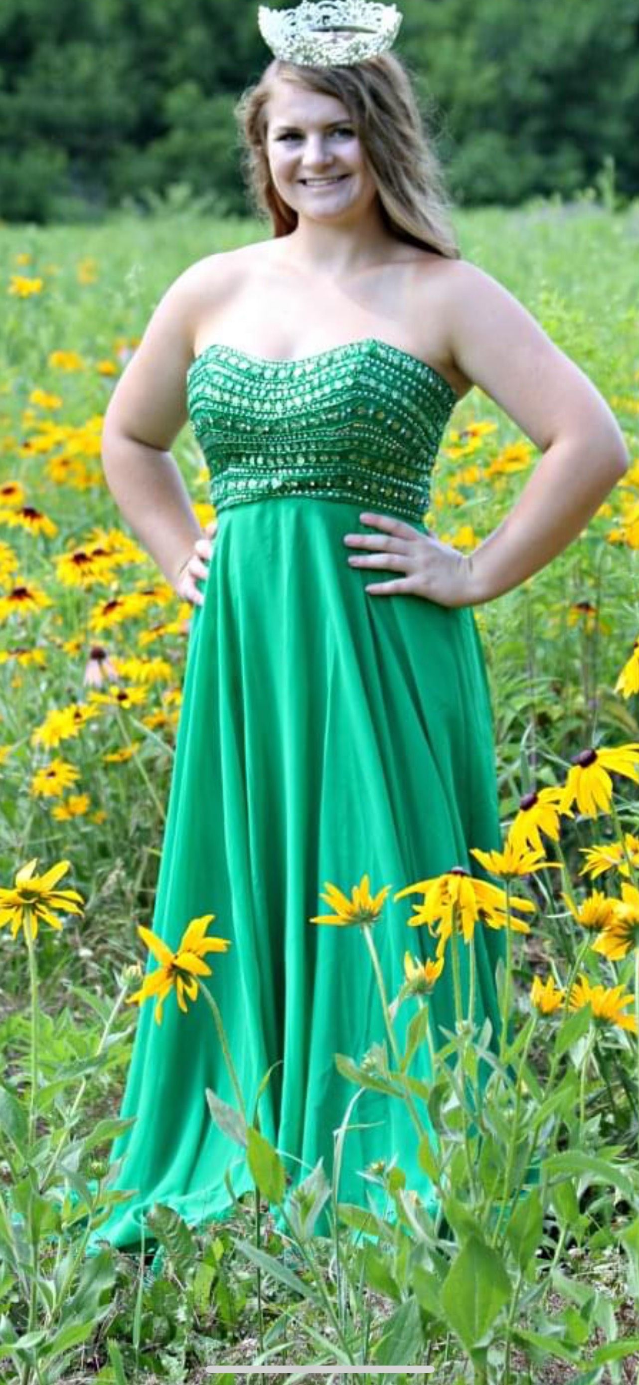 Size 8 Prom Green A-line Dress on Queenly