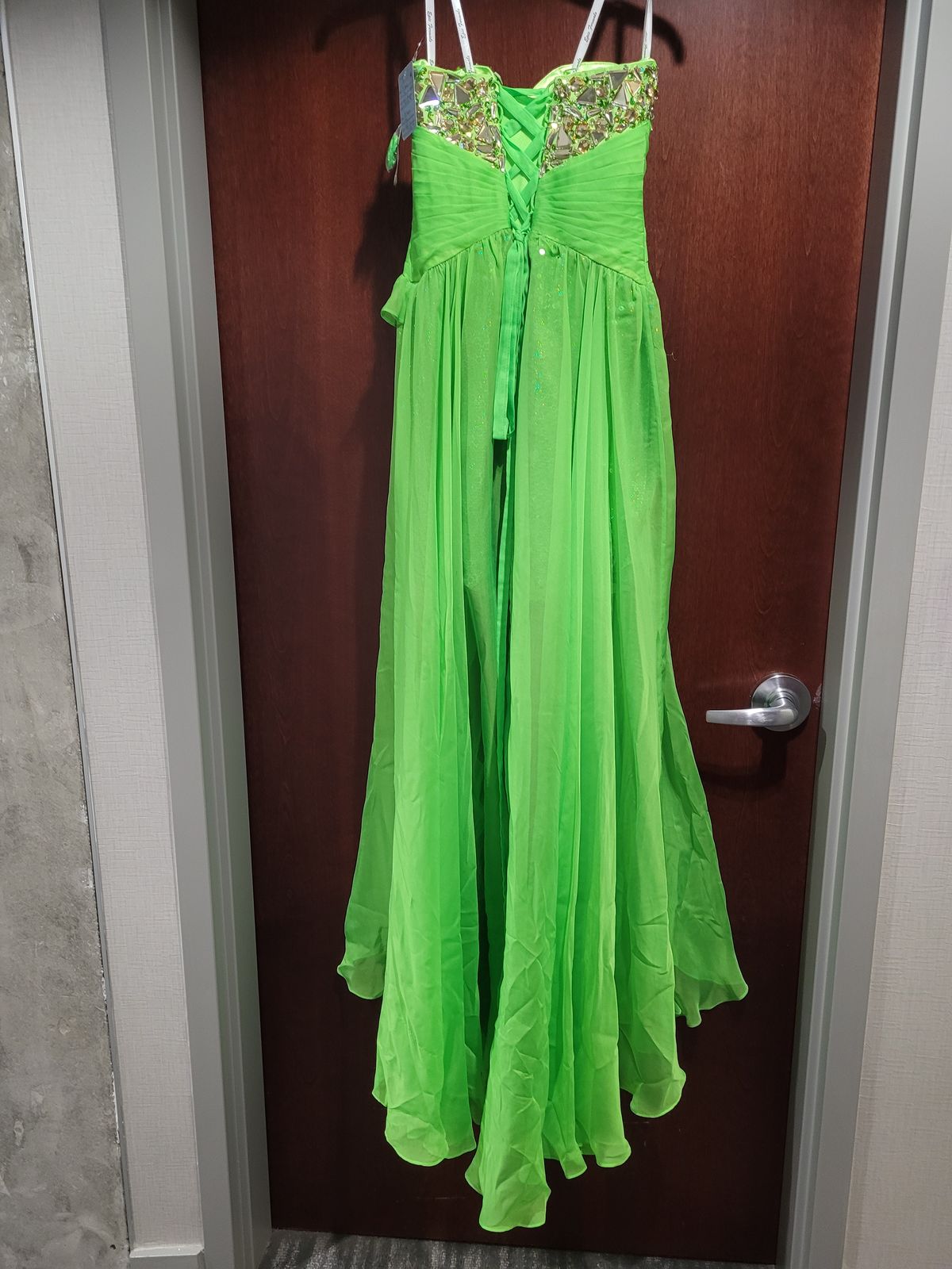 Style 3766 Epic Formals by Karishma Size 4 Green Cocktail Dress on Queenly