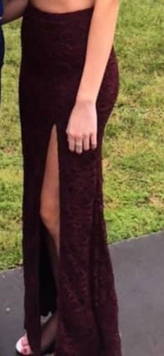 Size 2 Prom Burgundy Red A-line Dress on Queenly