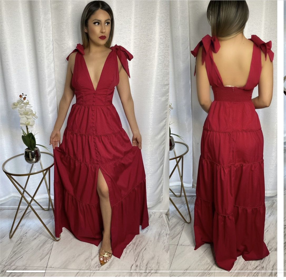 Hot LA Fashion Size 4 Red Dress With Train on Queenly