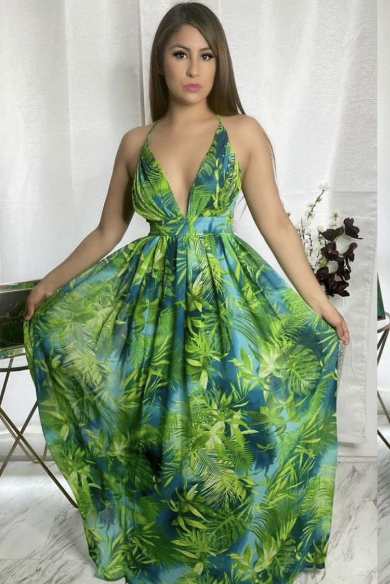 Hot LA Fashion Size 8 Green Dress With Train on Queenly