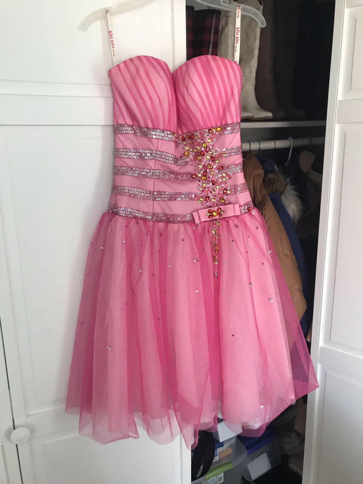 Size 2 Homecoming Strapless Sequined Light Pink Cocktail Dress on Queenly
