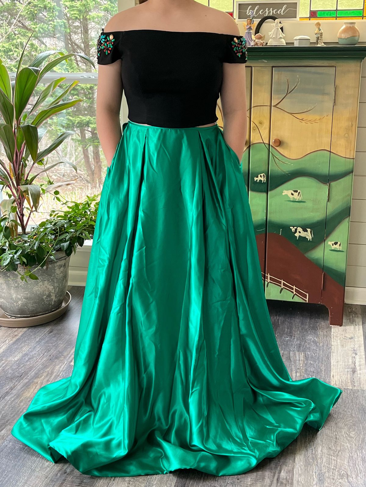 Sherri Hill Size 12 Prom Off The Shoulder Sequined Emerald Multicolor Ball Gown on Queenly