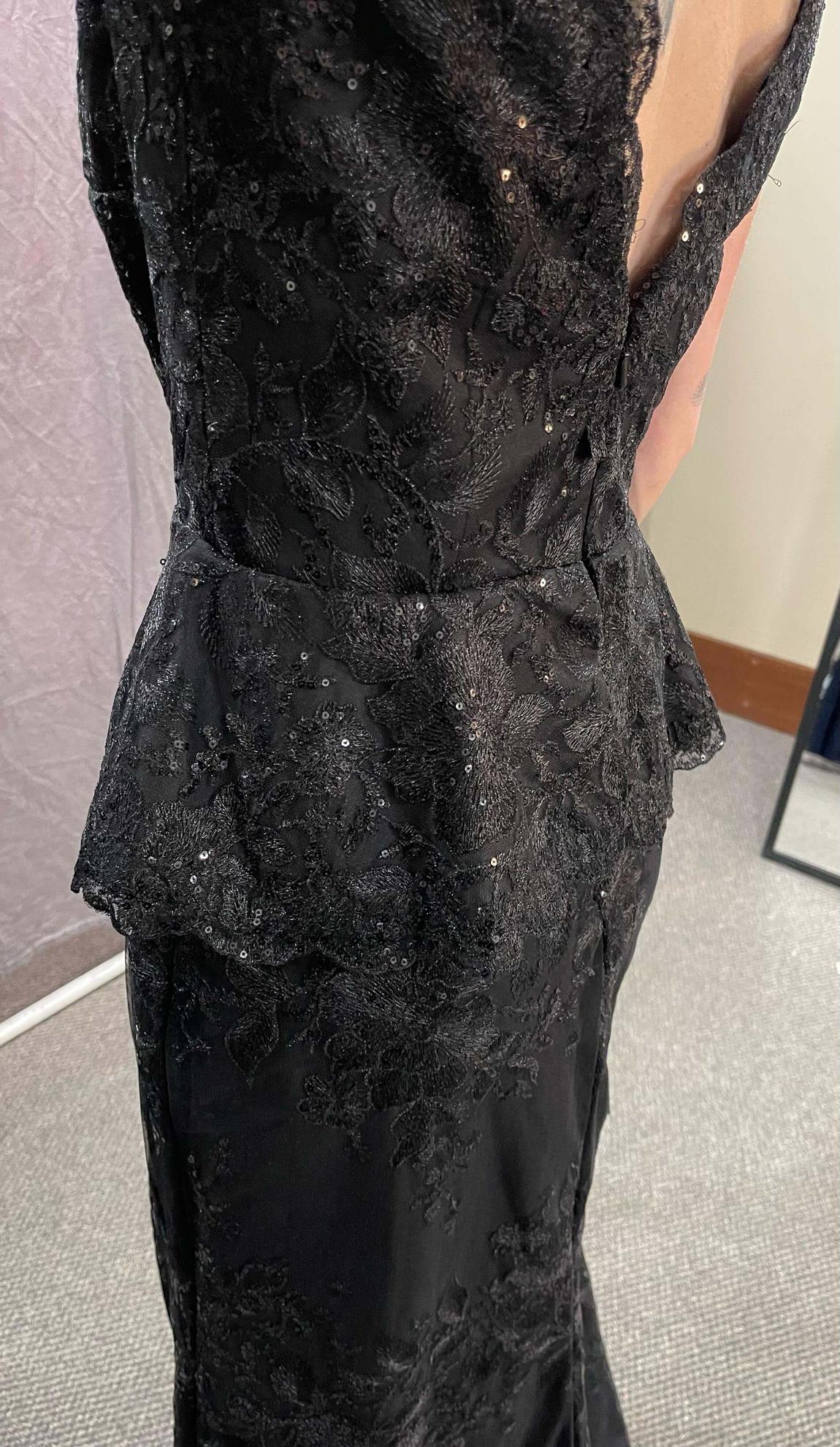 Mon Cheri Size 4 Prom Lace Black Floor Length Maxi on Queenly