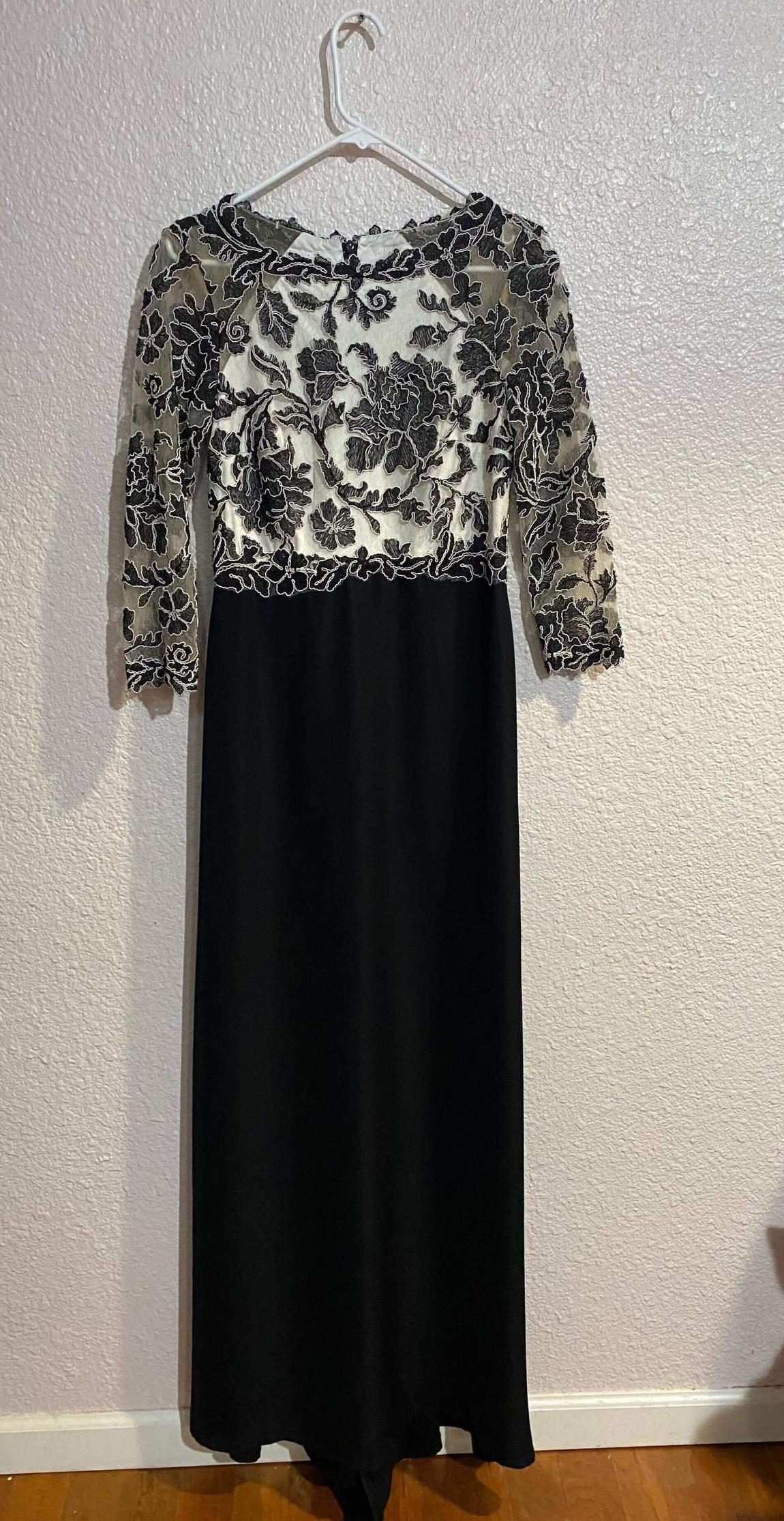 Size 6 Prom Long Sleeve Lace Black Floor Length Maxi on Queenly