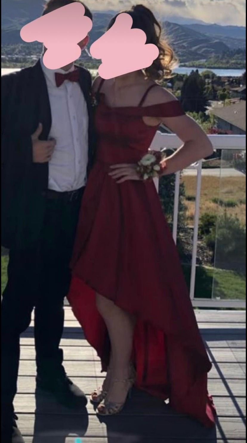 Size 6 Prom Burgundy Red Cocktail Dress on Queenly