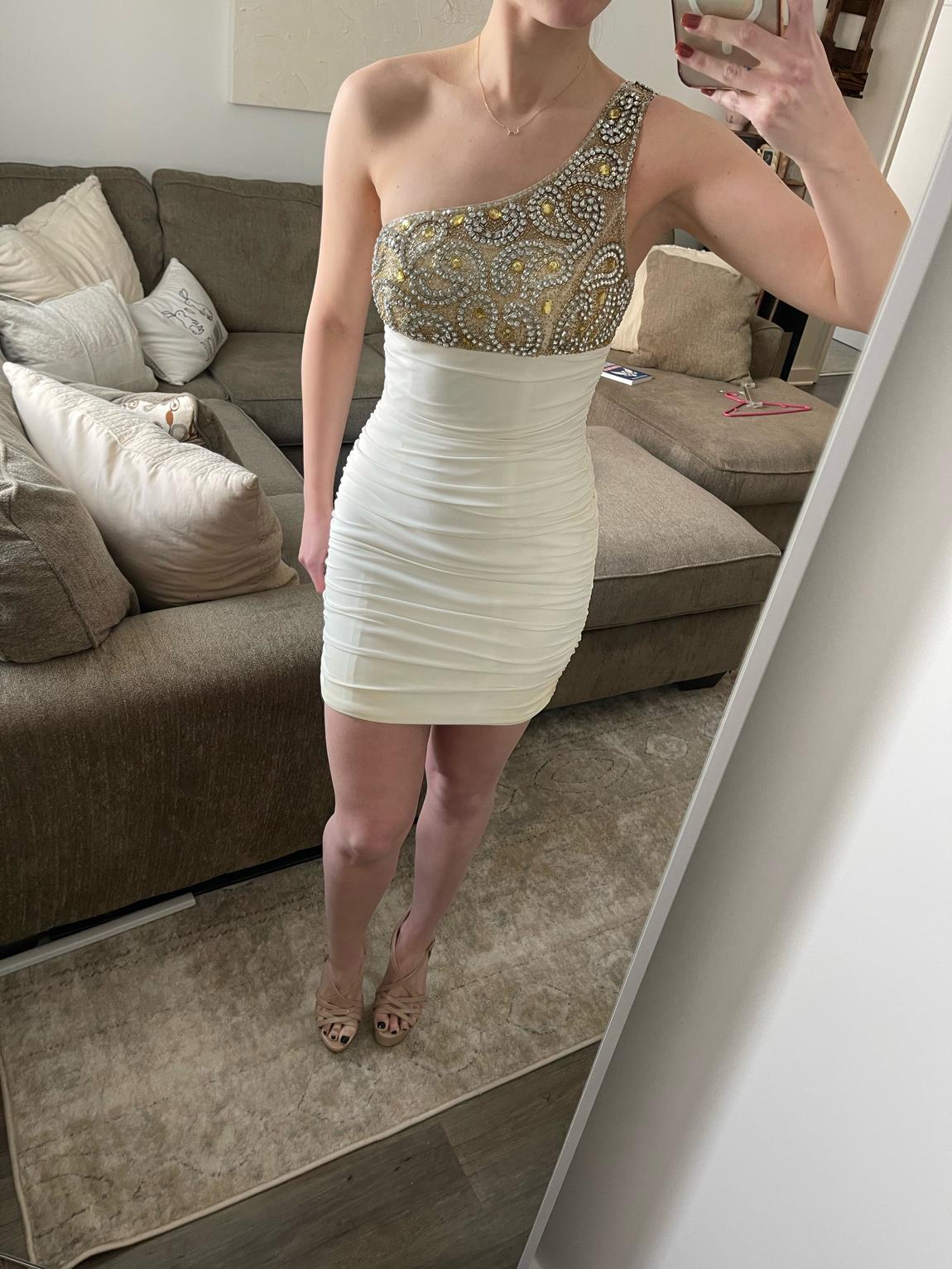 Size 2 Homecoming One Shoulder White Cocktail Dress on Queenly