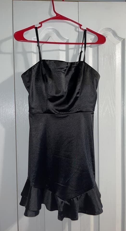 Size 4 Black Cocktail Dress on Queenly