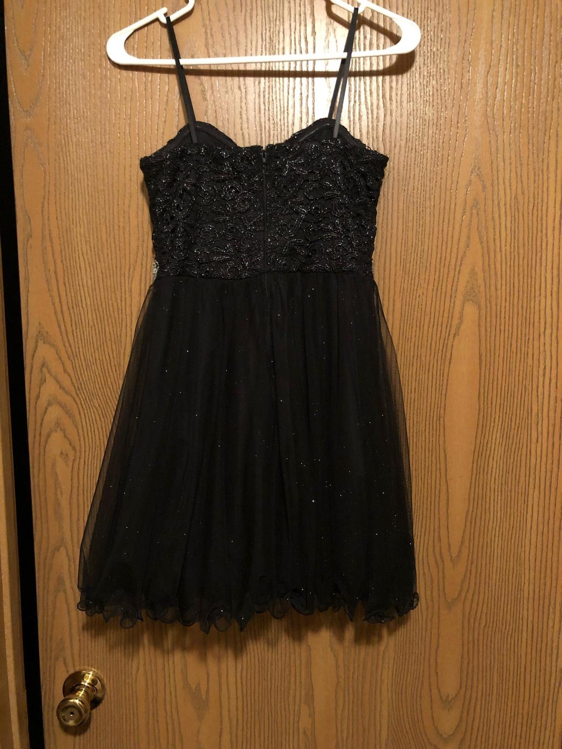 Size 2 Strapless Black Cocktail Dress on Queenly