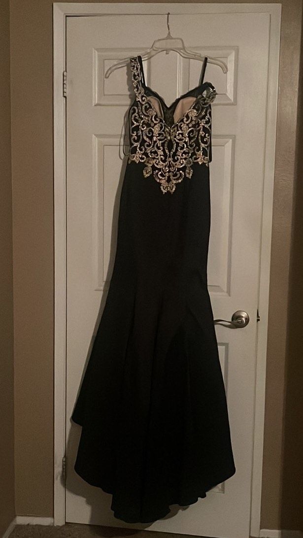 David's Bridal Size 4 Prom Black Mermaid Dress on Queenly