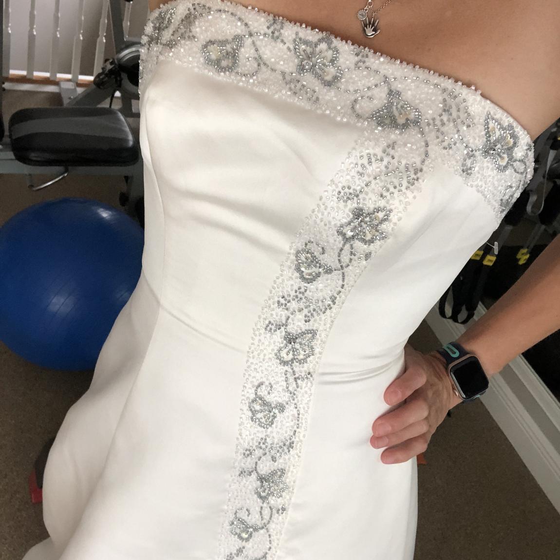 Size 4 White Dress With Train on Queenly