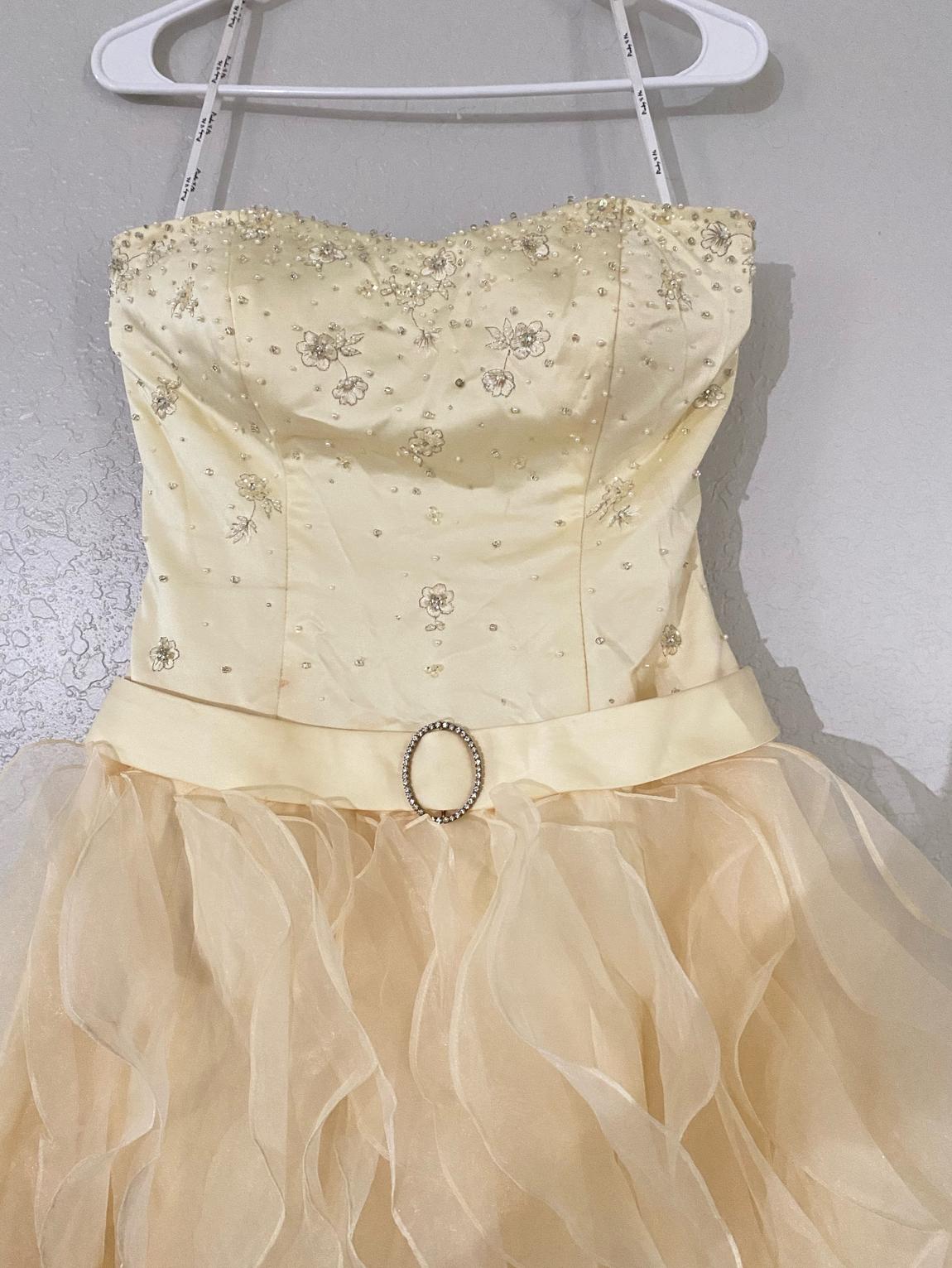 Girls Size 6 Prom Yellow Ball Gown on Queenly