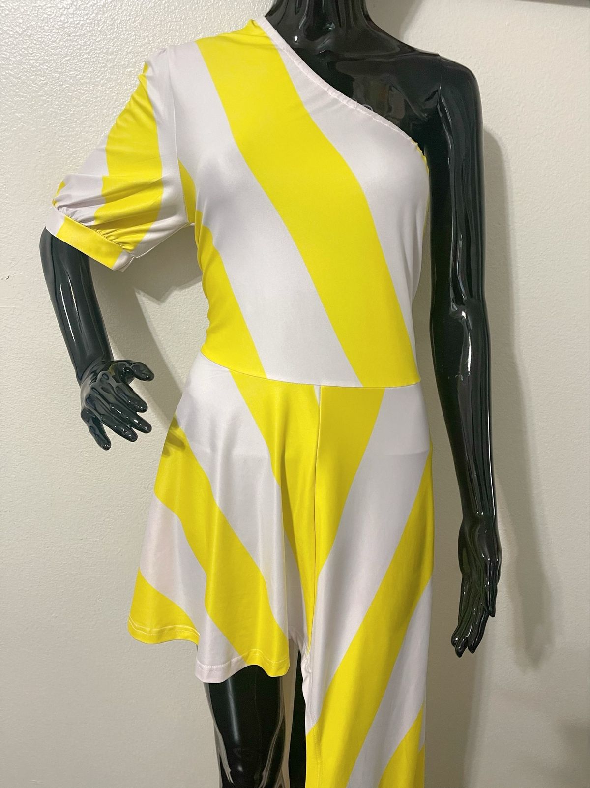 Size 14 Yellow Side Slit Dress on Queenly