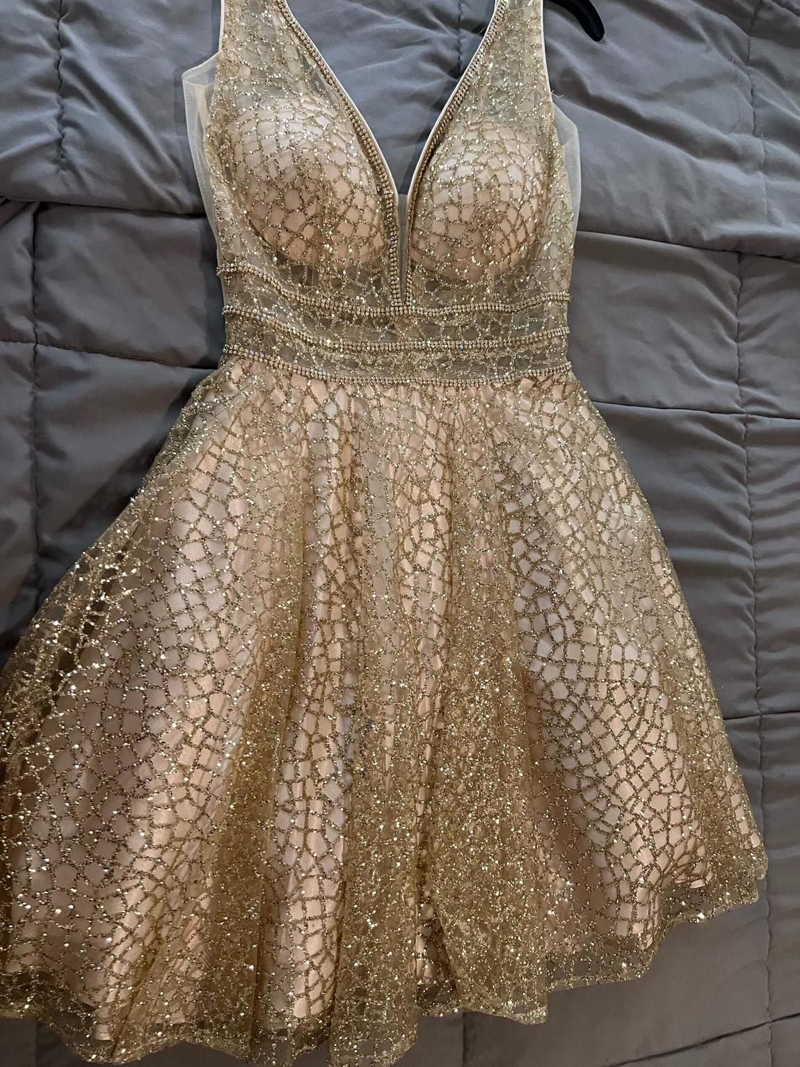 Size 4 Homecoming Sequined Gold Cocktail Dress on Queenly
